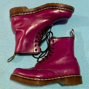 US 8/UK 6 Dr DOC MARTENS Purple Patent Leather Ankle Boots